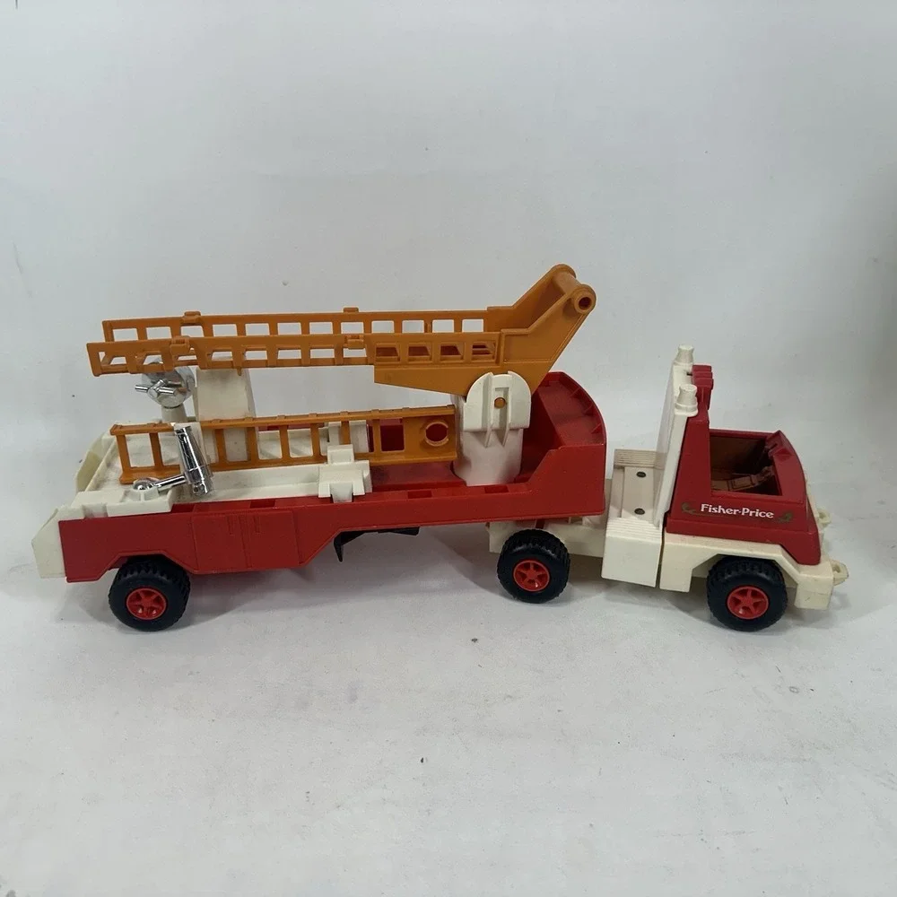 Fisher-Price Husky Helper Hook & Ladder FIRE TRUCK #319 Vintage‎ 1978